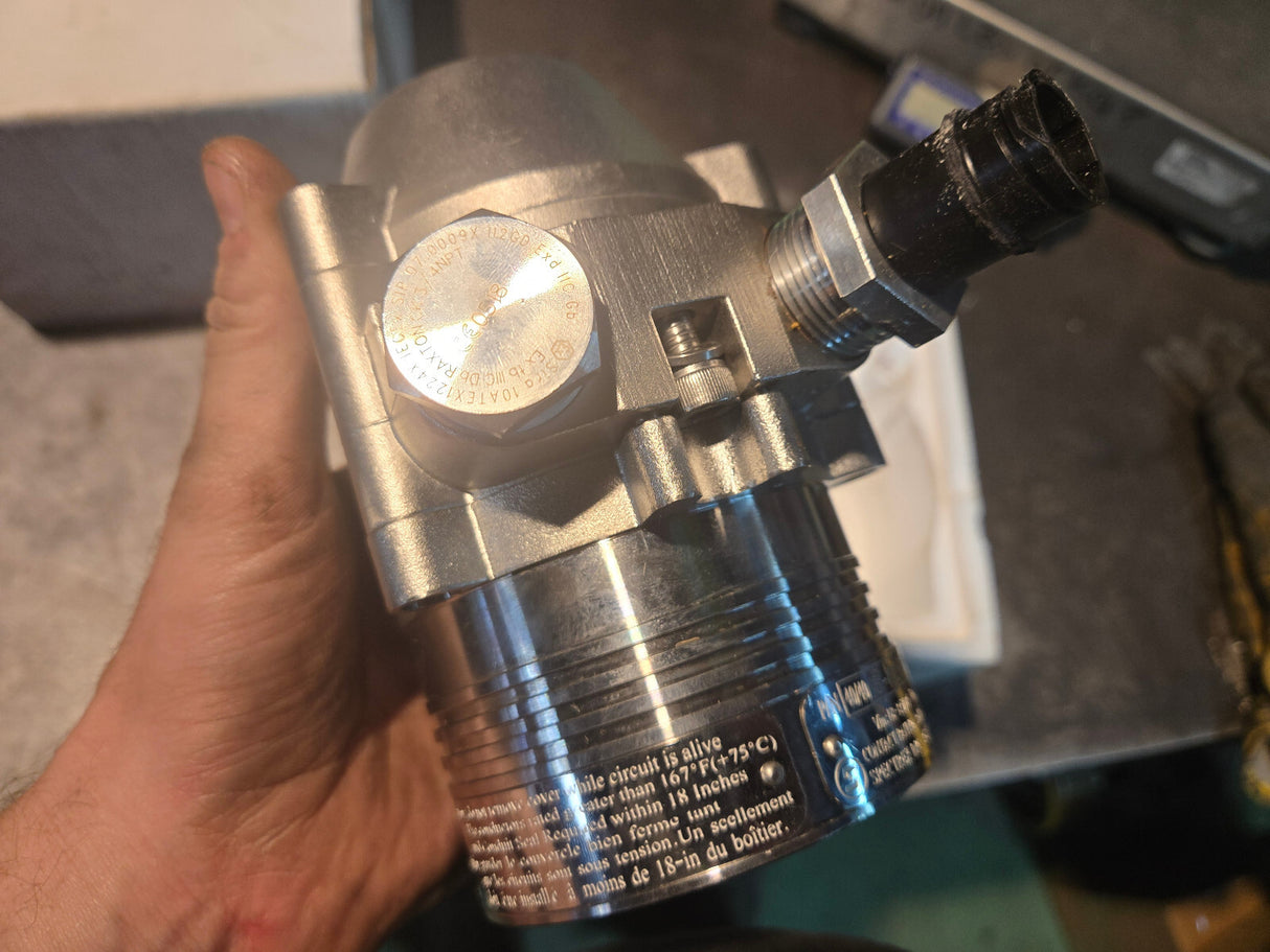 40/40UB-112SF OPTICAL FLAME DETECTOR WITH RAIN & SUN COVER
