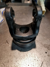 DM4034 YOKE 1:3/8 21 SPLINE  FOR FRONT