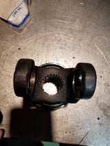 DM4034 YOKE 1:3/8 21 SPLINE  FOR FRONT