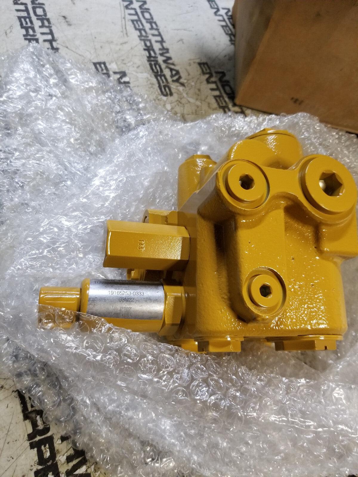 602-9811 CATERPILLAR Accumulator Charging Valve 6029811