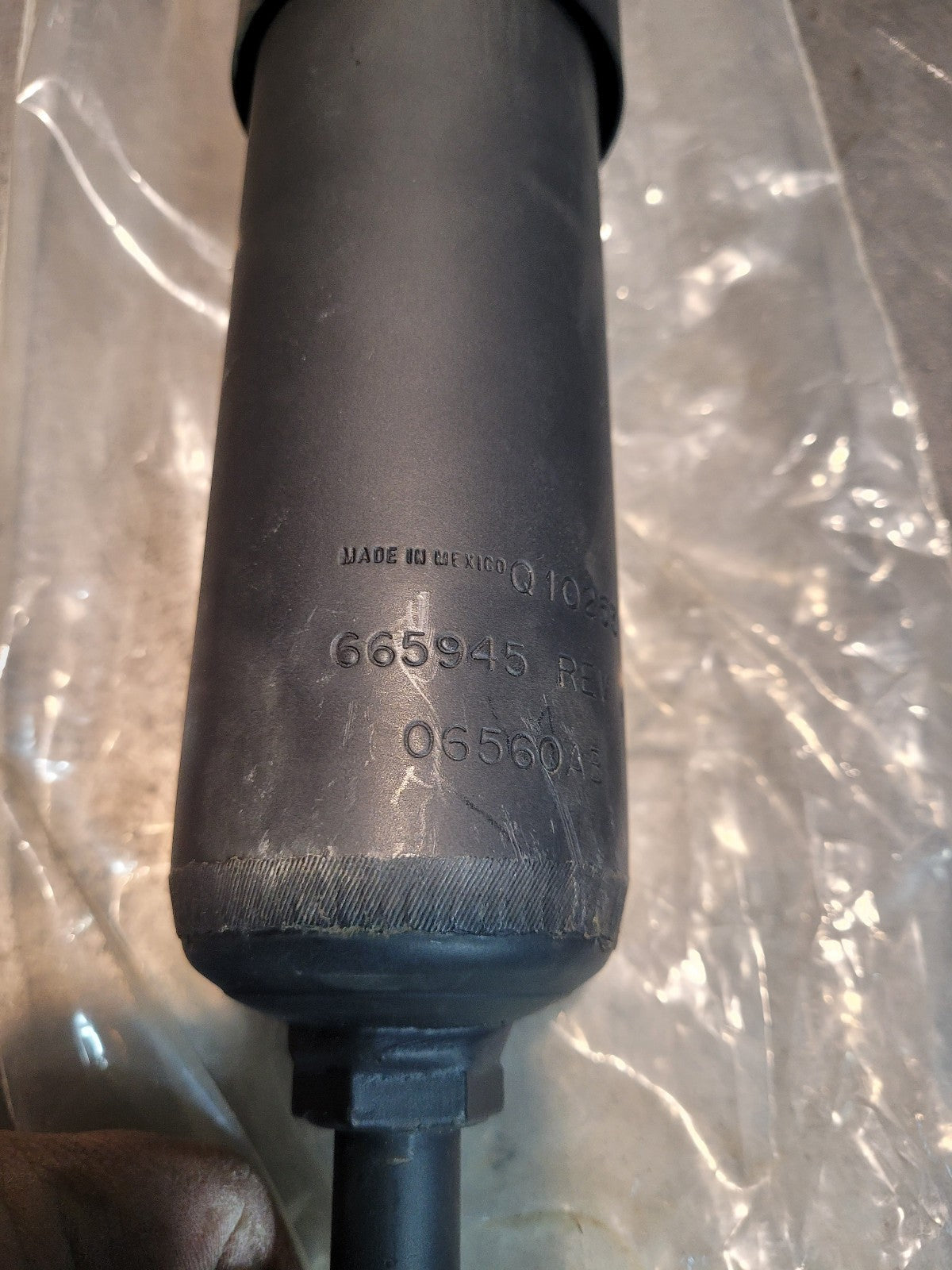 665945 KENWORTH SHOCK ABSORBER 1997-2011 T2000 OEM# 665906