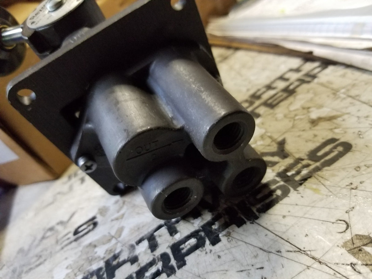 R431005017 PILOT AIR VALVE 2HA-2Y REXROTH