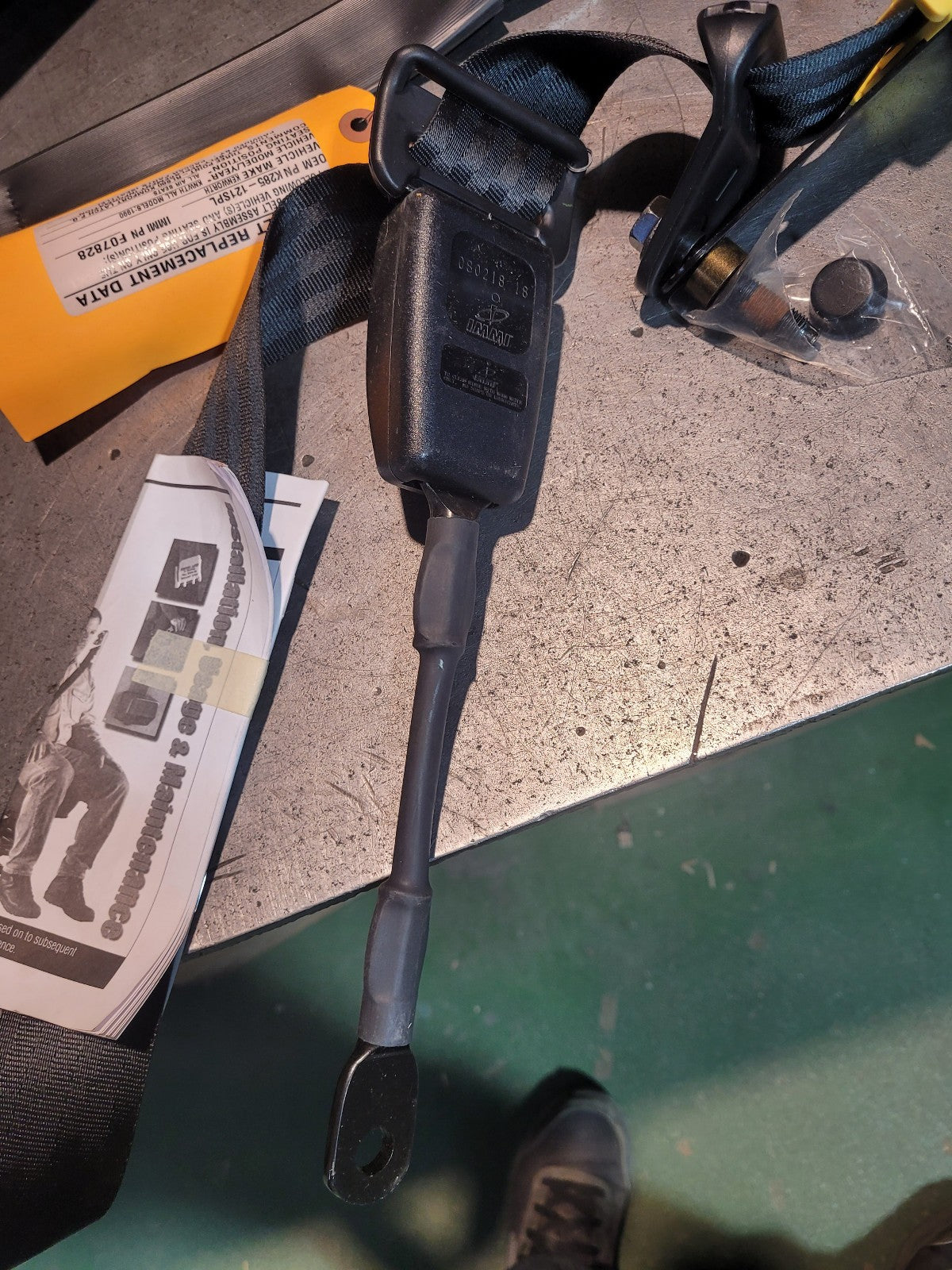 K285-121SPL Kenworth Seatbelt Assembly