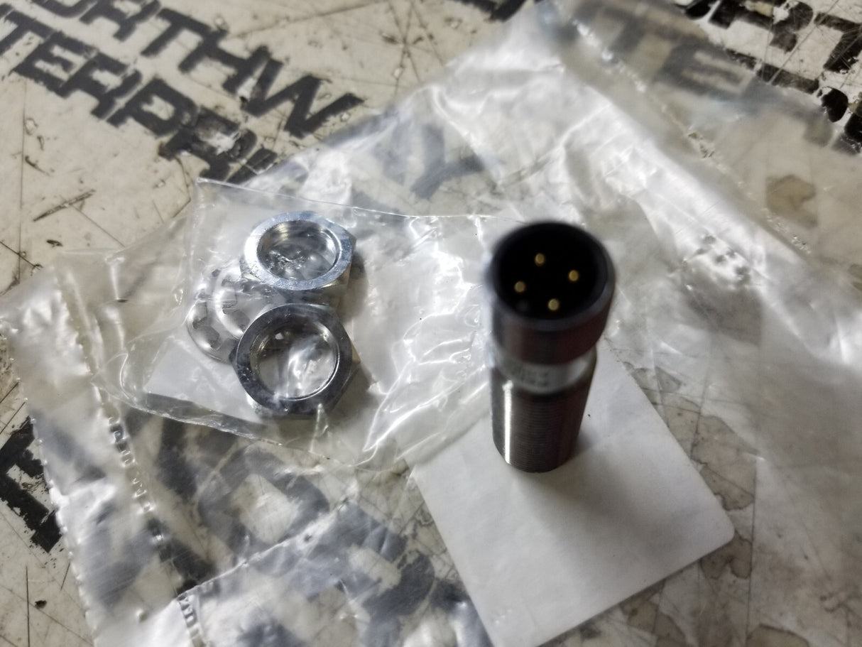 A136136800 SENSOR prox m12 analog