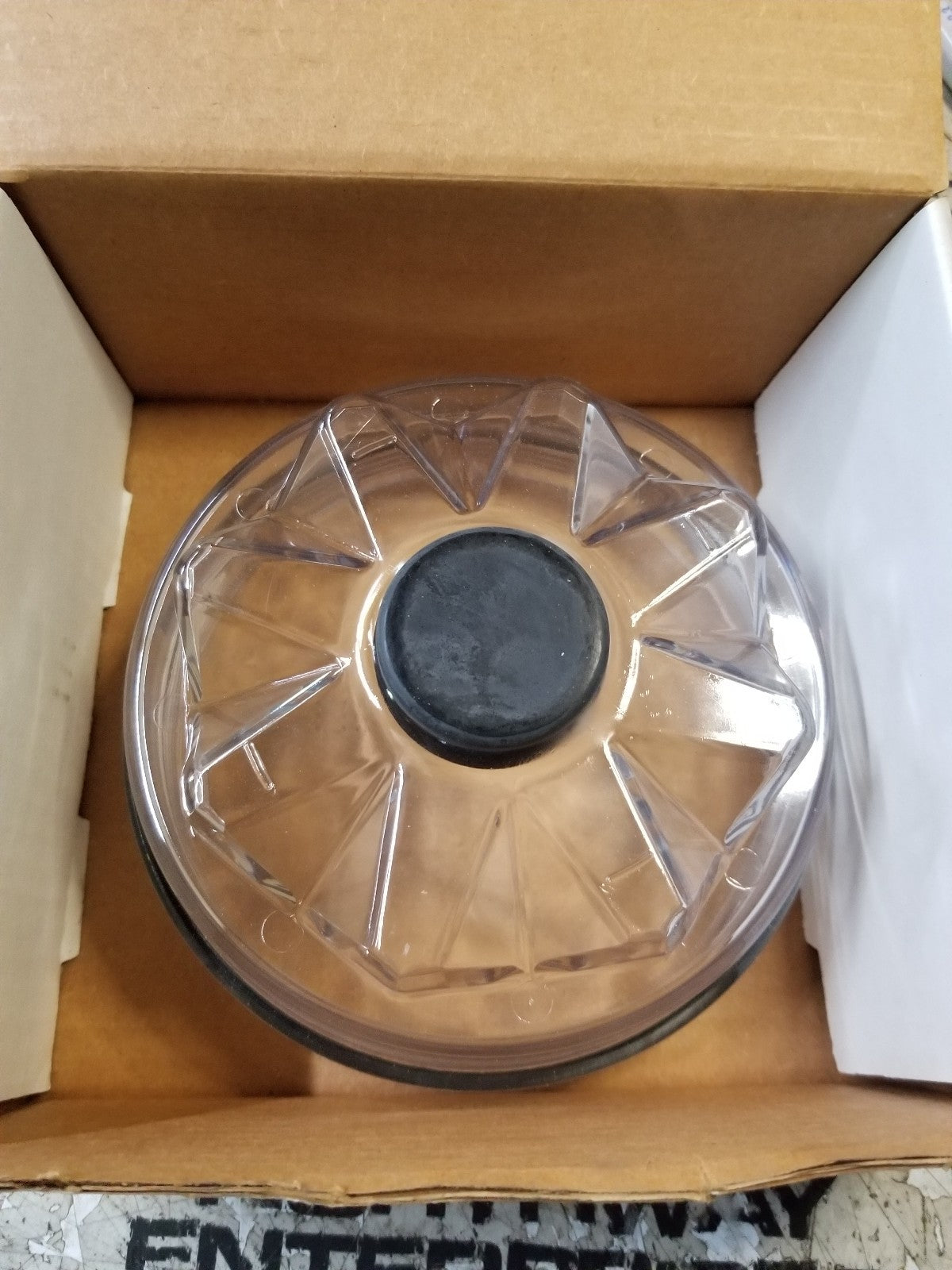 PL-340-4975 PROLINE TRAILER LEXAN HUB CAP THREADED 340-4975
