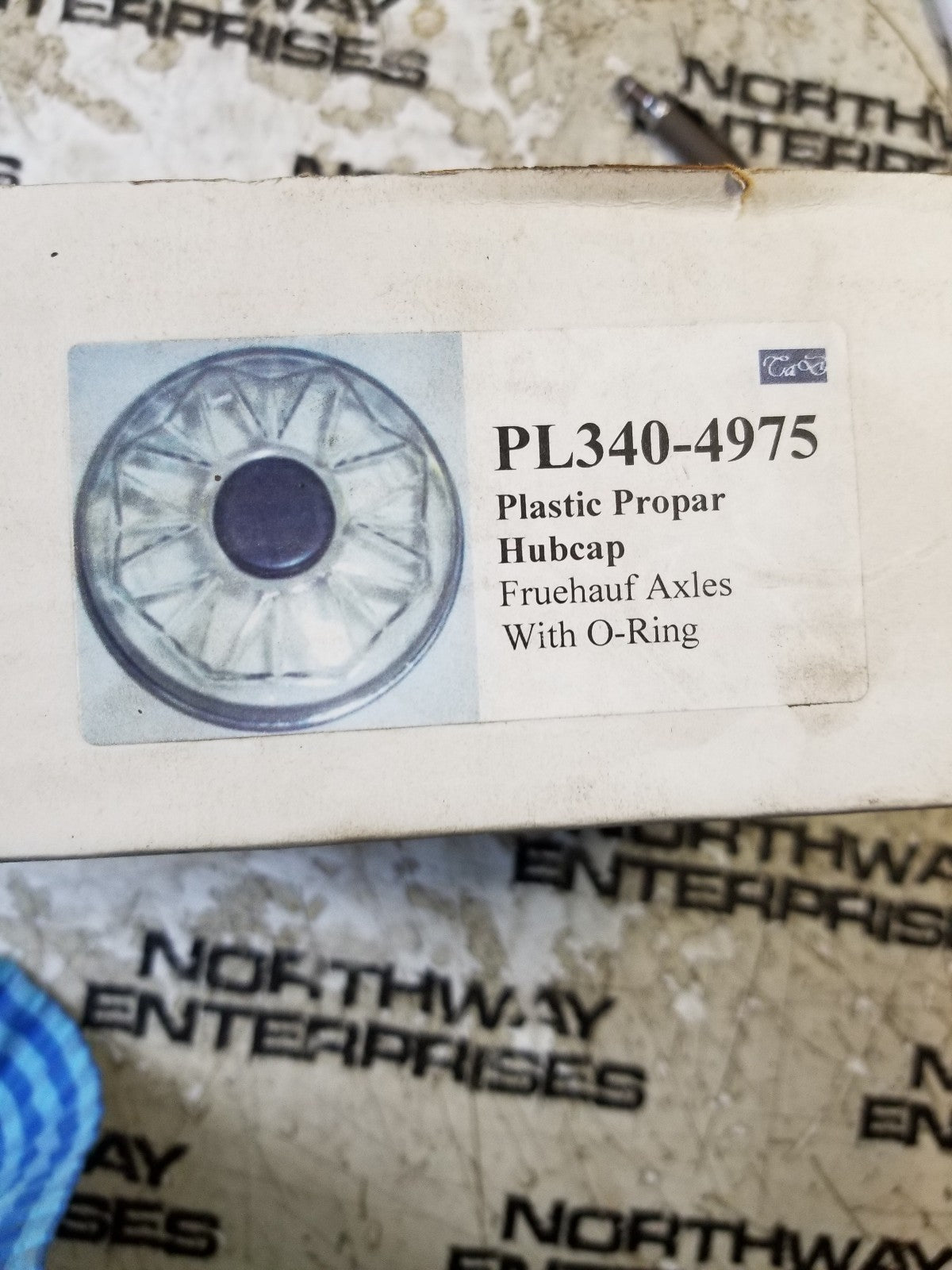 PL-340-4975 PROLINE TRAILER LEXAN HUB CAP THREADED 340-4975