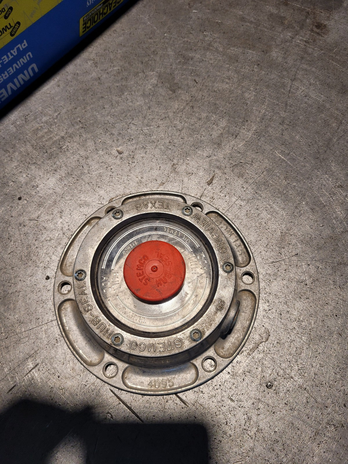 4095 STEMCO HUBCAP SIGHT GLASS WITH RED PLUG