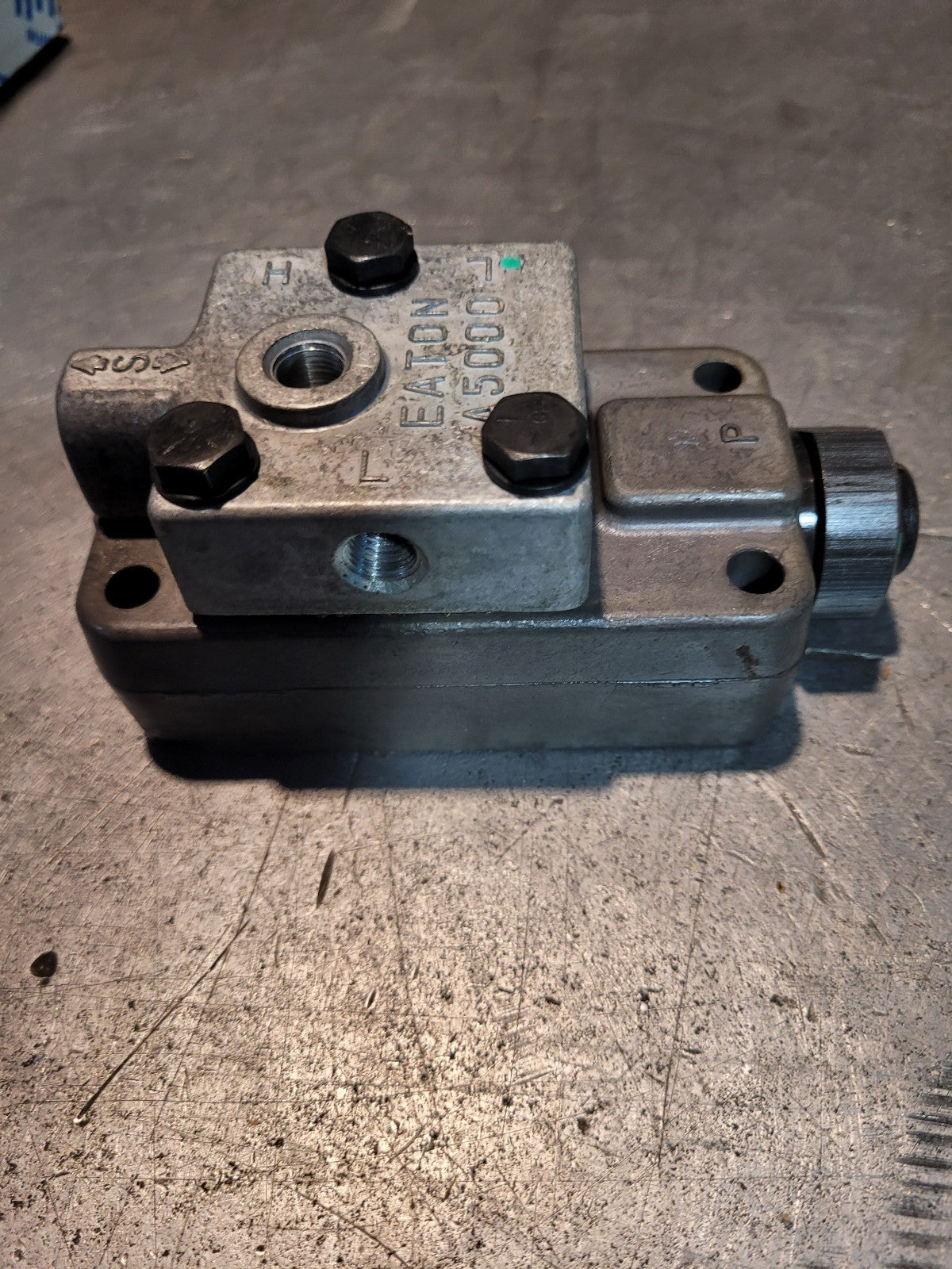 A-5000 19470 1648162C91 Transmission Slave Air Valve For Eaton Fuller