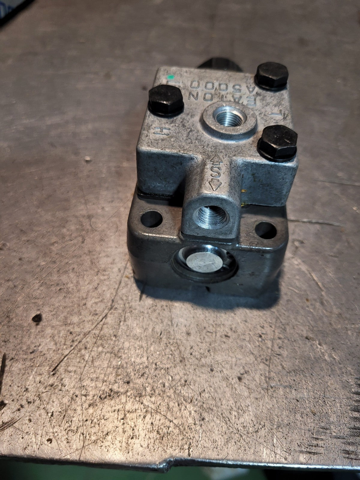 A-5000 19470 1648162C91 Transmission Slave Air Valve For Eaton Fuller