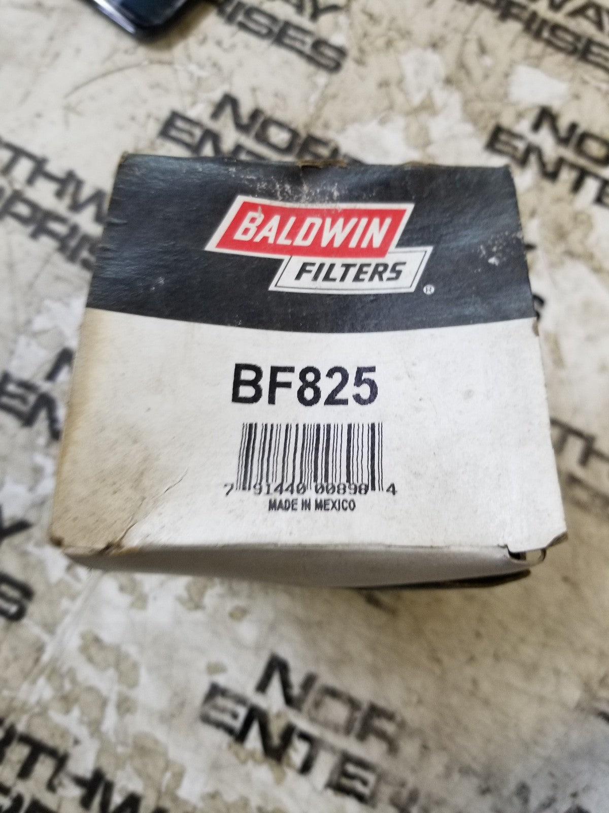 LOT OF 2PC -  BF825 BALDWIN FUEL FILTER 2-13/16 x 3-7/16 x 2-13/16In