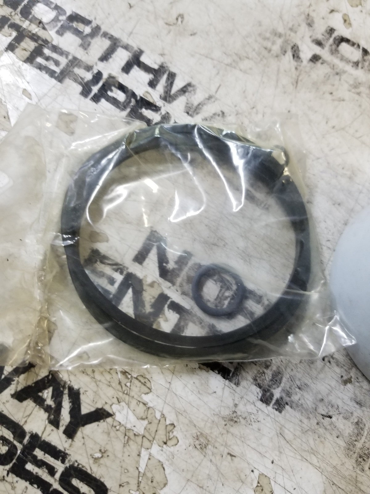 LOT OF 2PC -  BF825 BALDWIN FUEL FILTER 2-13/16 x 3-7/16 x 2-13/16In