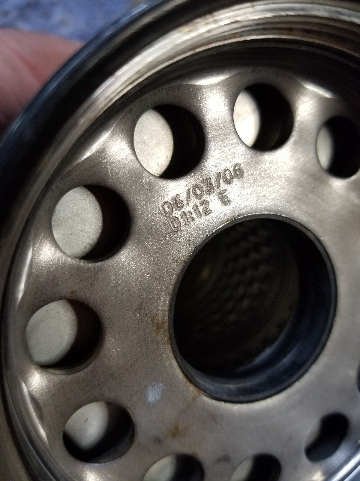 RE504836 JOHN DEERE ENGINE OIL FILTER