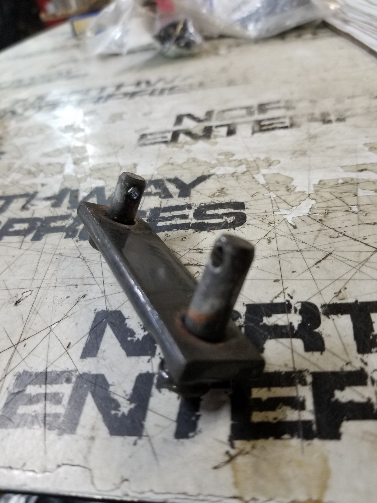 K1211-42050 Kubota speed change plate