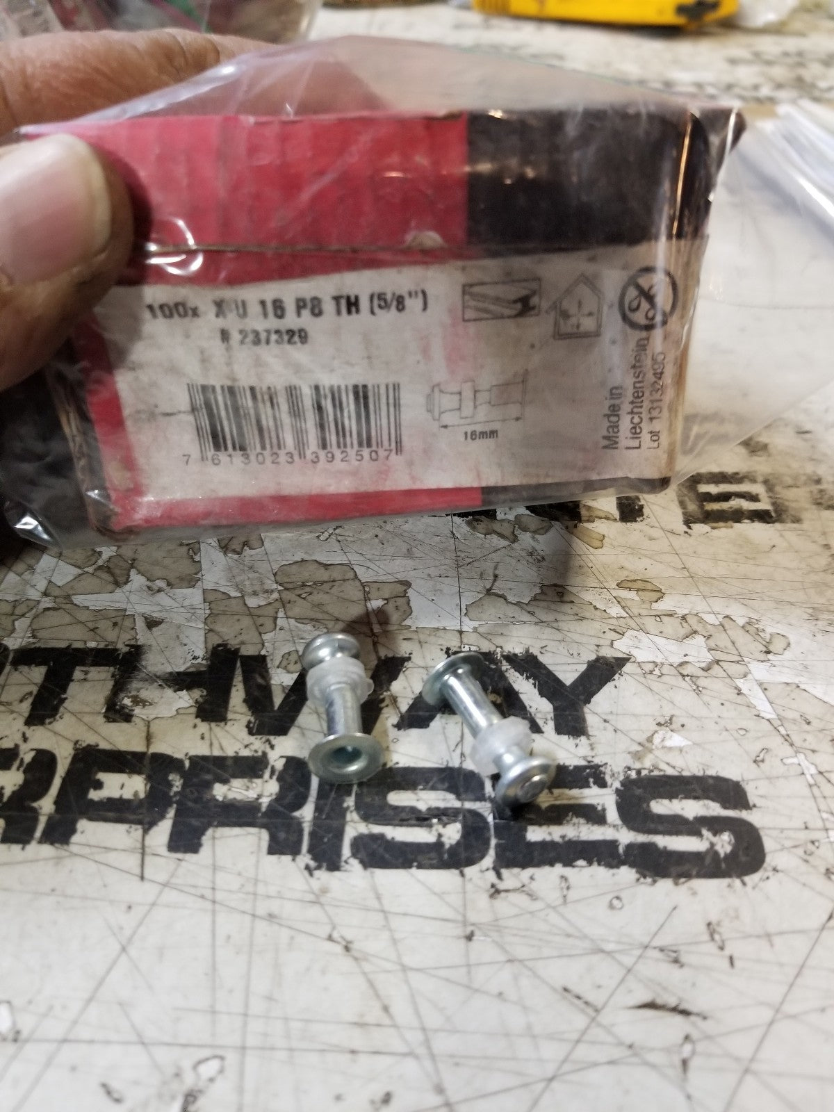 1- BOX - Hilti X-u 16 P8 Th Steel Top Hat Pins 237239 1 BOX OF 100 PINS