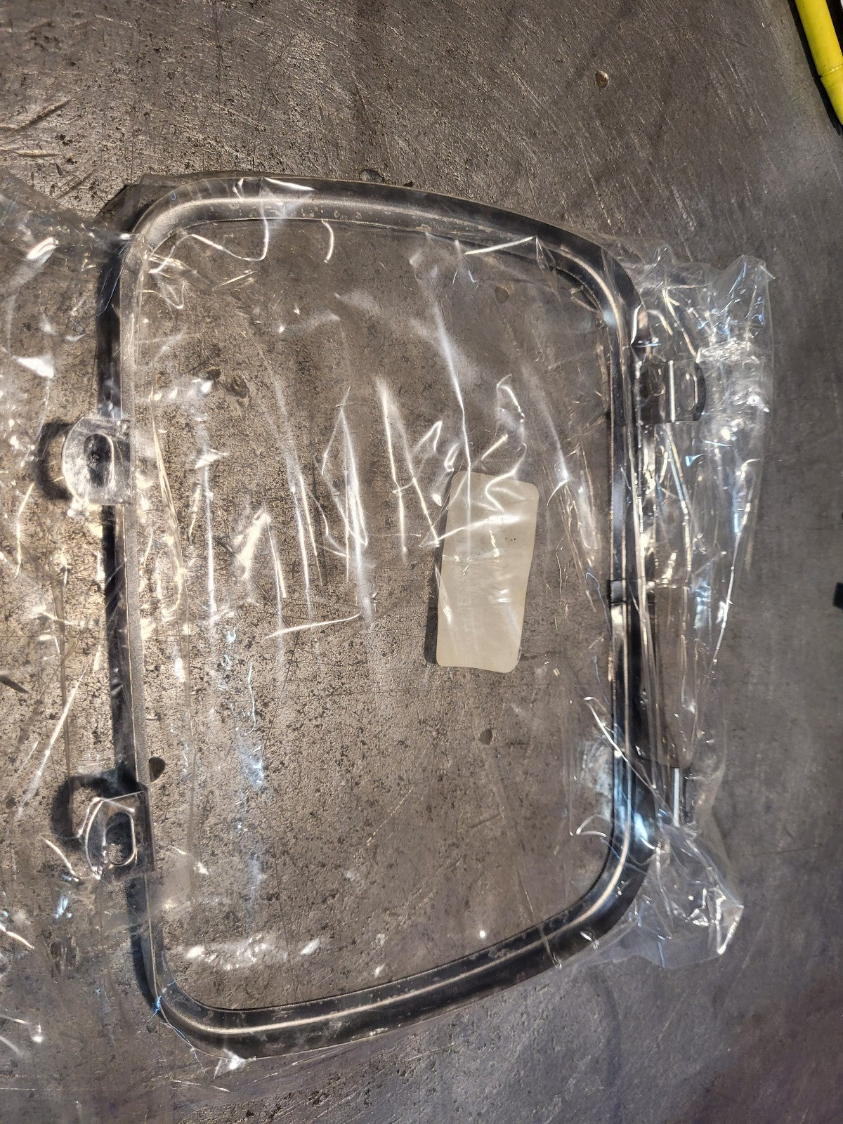 PETERBILT 30-301011 - Genuine Original OEM Paccar Part - RING-LARGE RECT W/ST