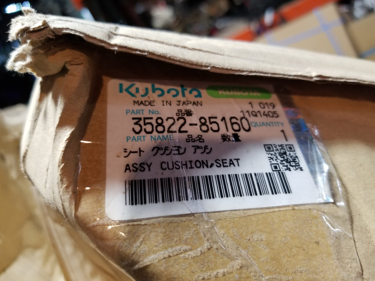 35822-85160  KUBOTA SEAT ASSY CUSHION SEAT T14000