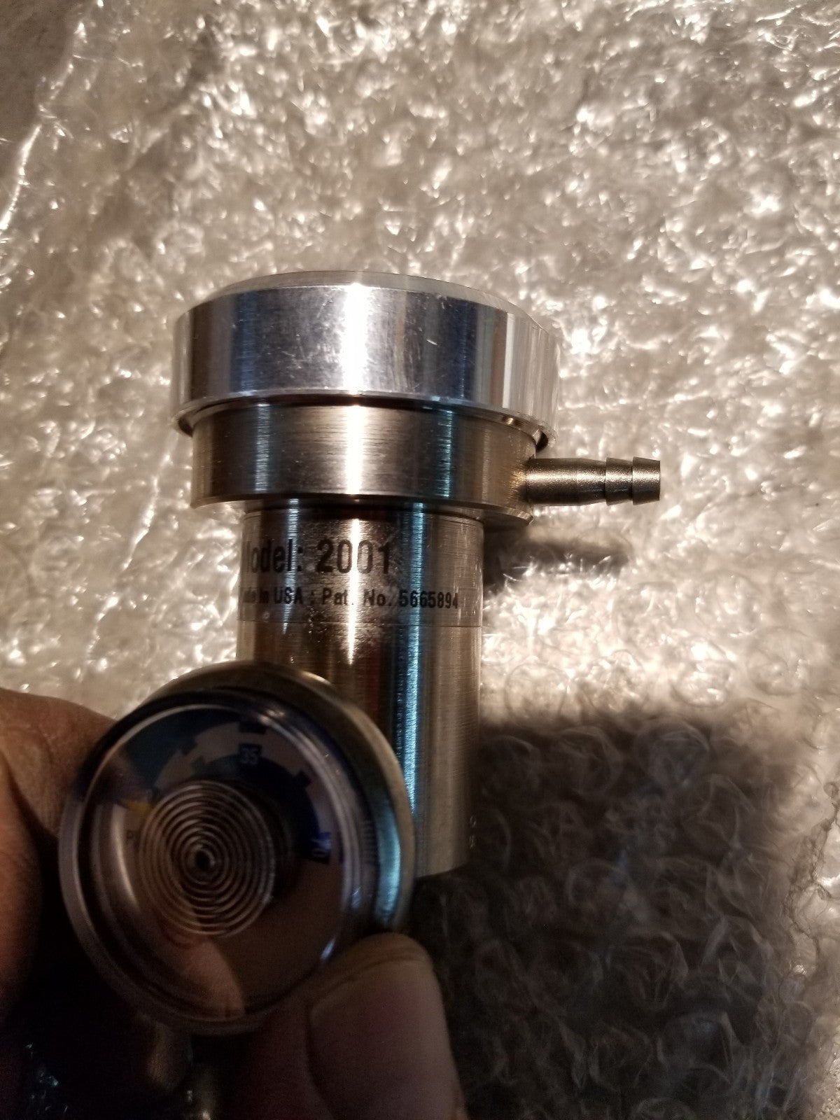 BWT REG-DF-1  BW Technologies REG-DF-1 Demand Flow Regulator, for Disposable Cyl