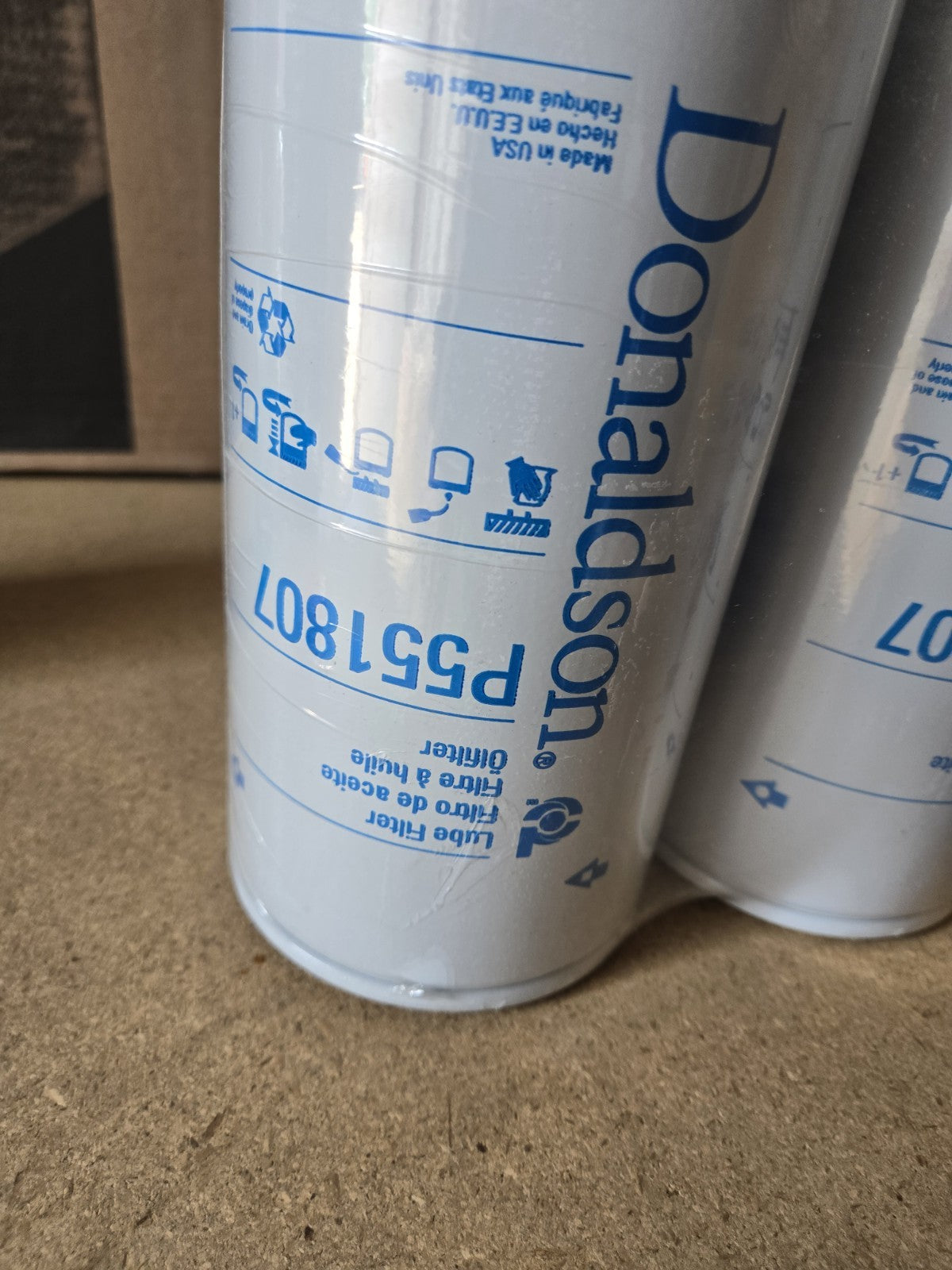 LOT OF 2 FILTERS DONALDSON P551807 OIL FILTER