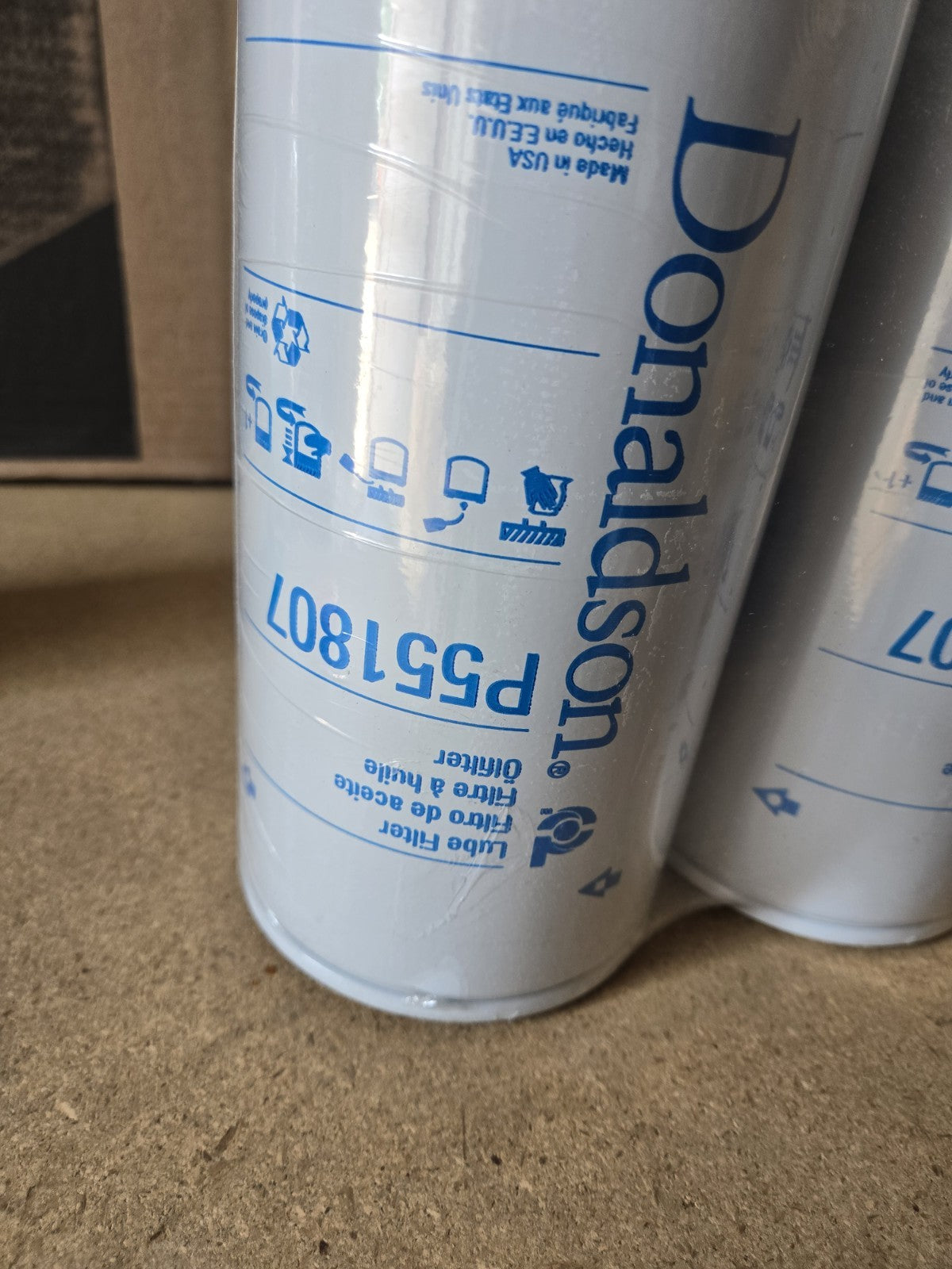 LOT OF 2 FILTERS DONALDSON P551807 OIL FILTER