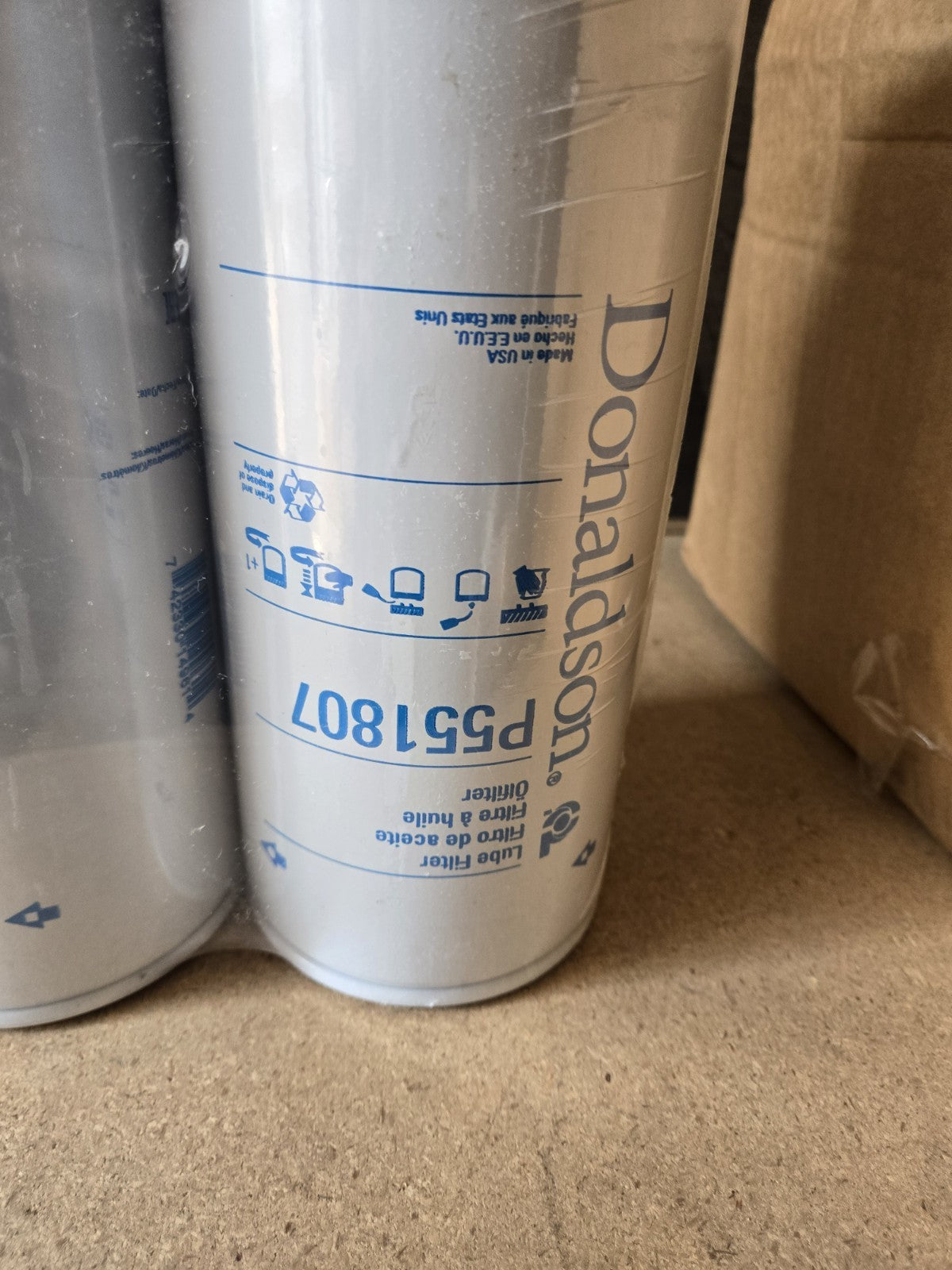 LOT OF 2 FILTERS DONALDSON P551807 OIL FILTER