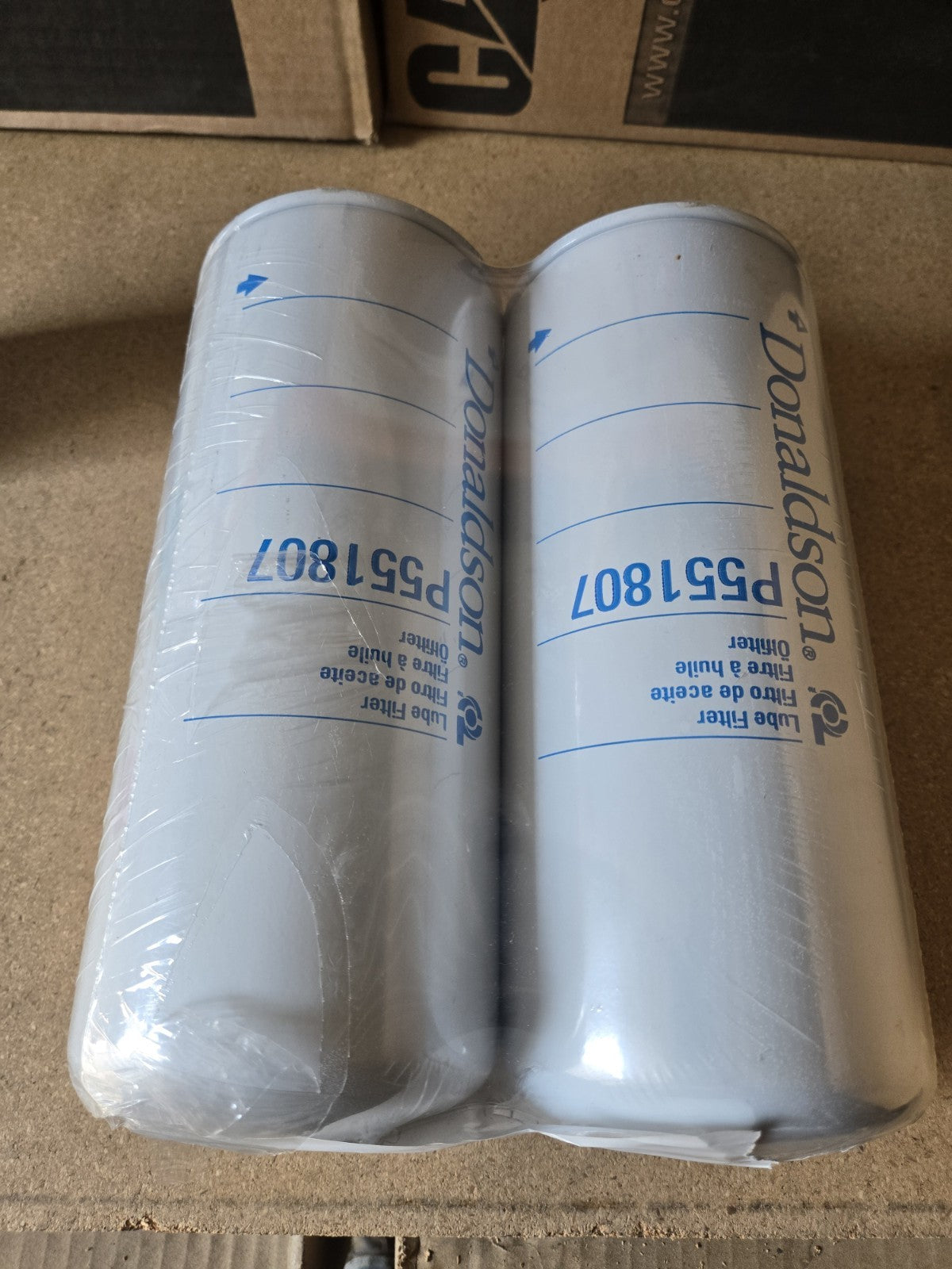 LOT OF 2 FILTERS DONALDSON P551807 OIL FILTER