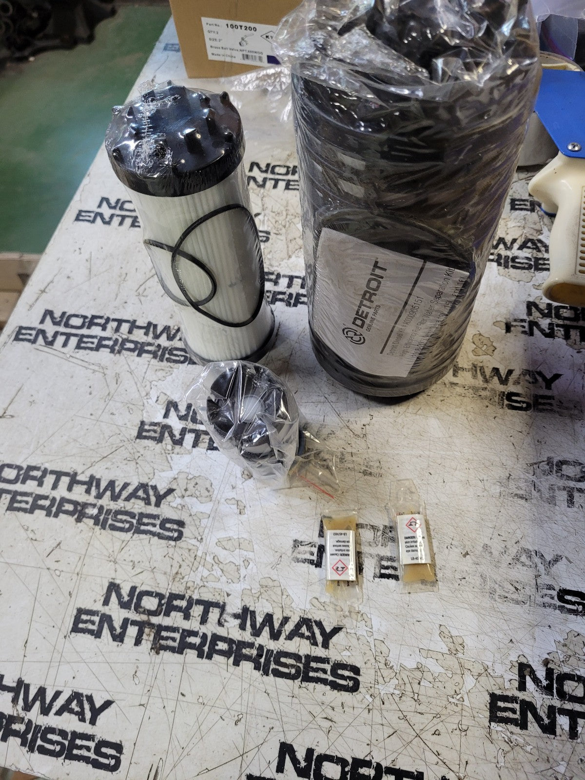 Genuine DETROIT FUEL FILTER KIT A0000905151 DD13/15