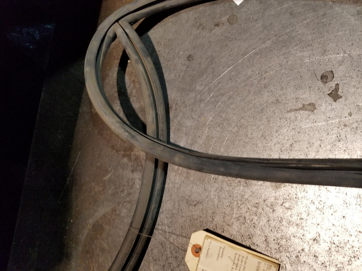 K207-952 KENWORTH WINDSHIELD SEAL