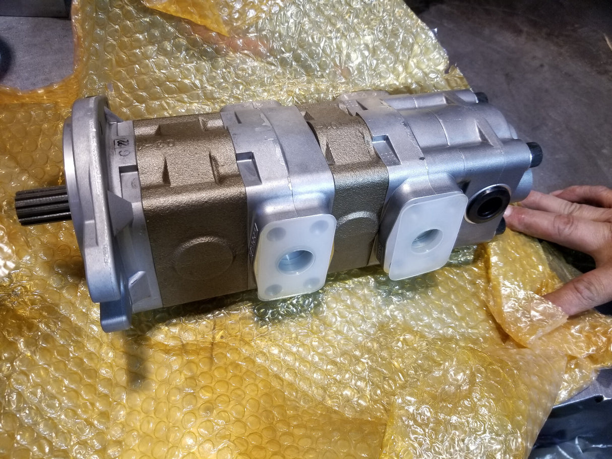 V0611-62510 OEM KUBOTA High-Flow Tandem Hydraulic Pump Fits Kubota SVL90-2C