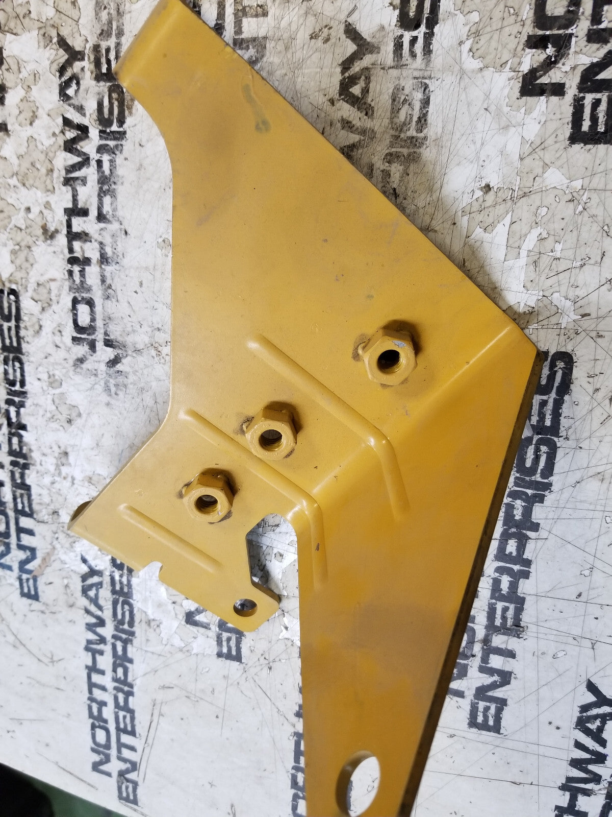 CATERPILLAR 476-5483 OIL LEVEL GAUGE BRACKET 4765483