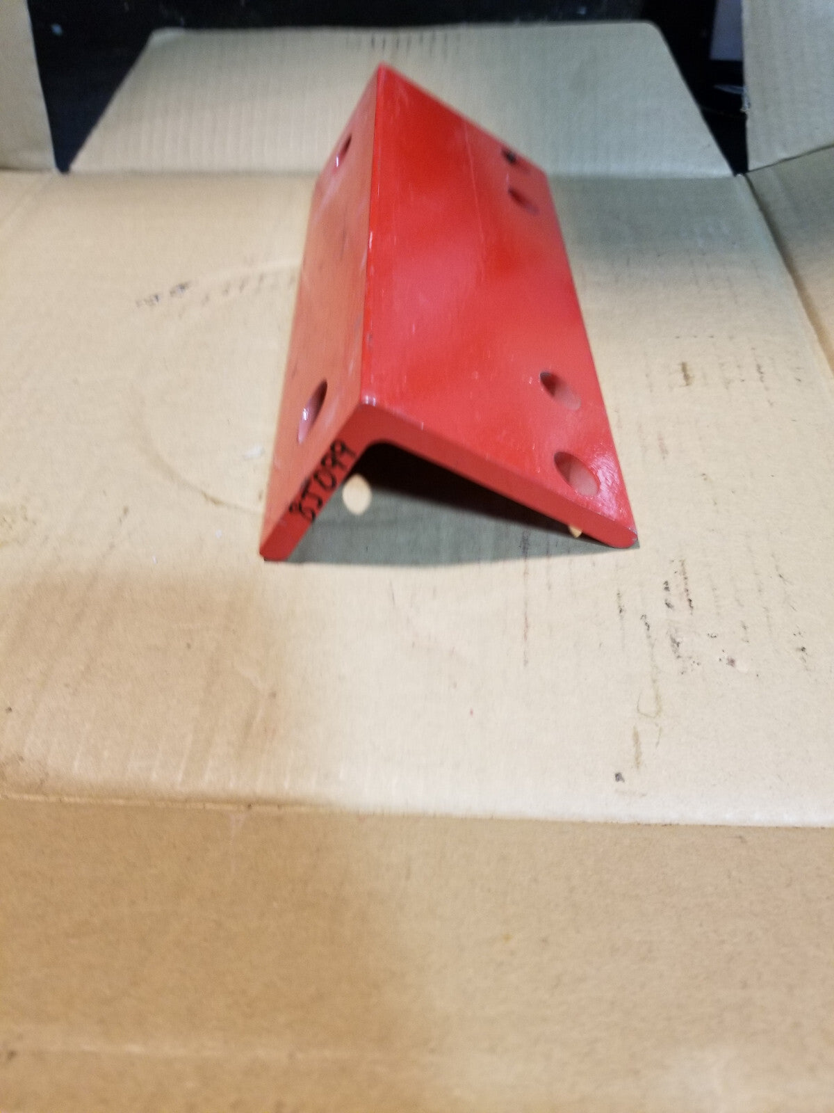 9J107 C59006130 BRACKET 8J099