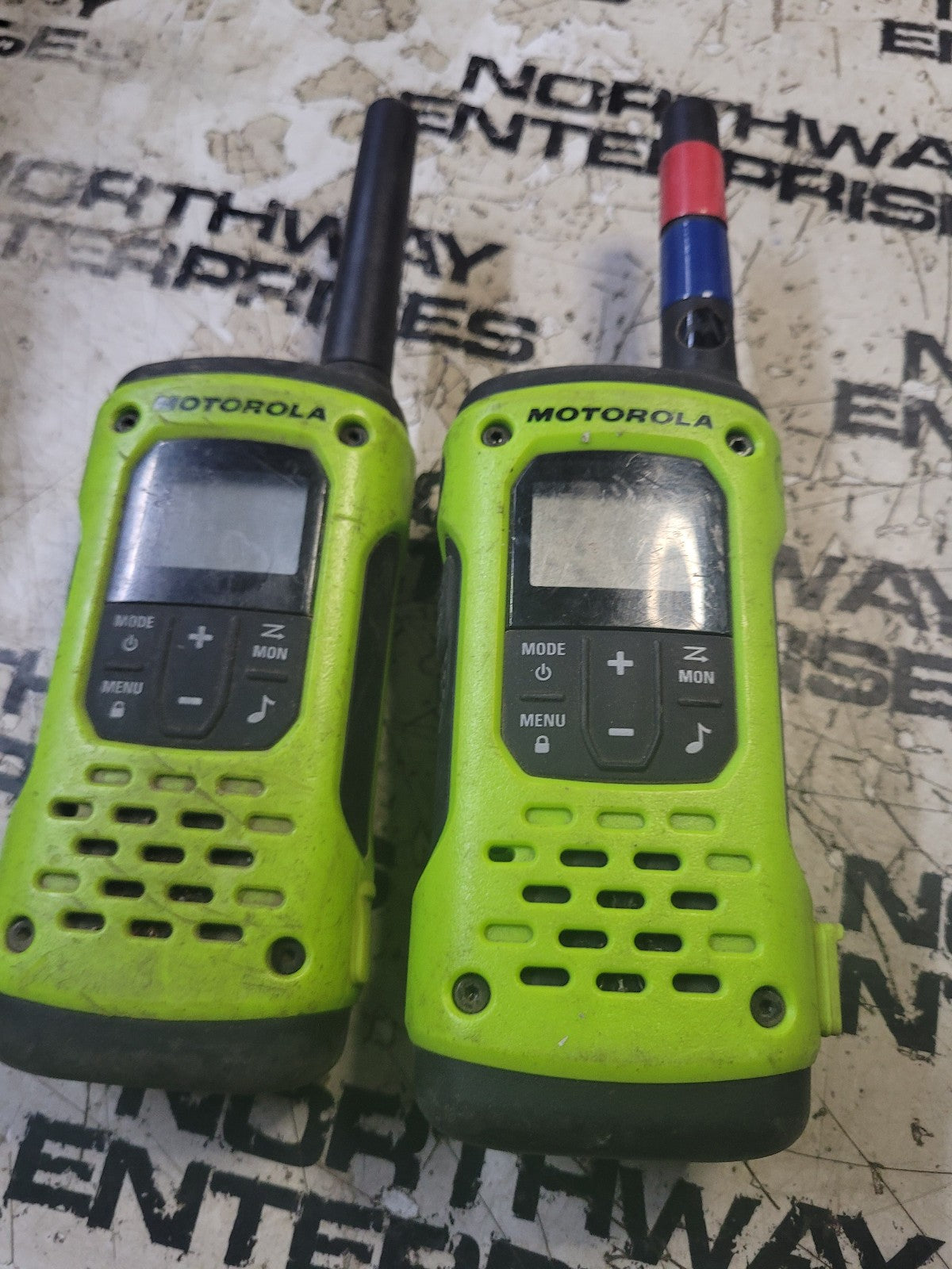 LOT OF 2 MOTOROLA T600 RADIOS REF 101