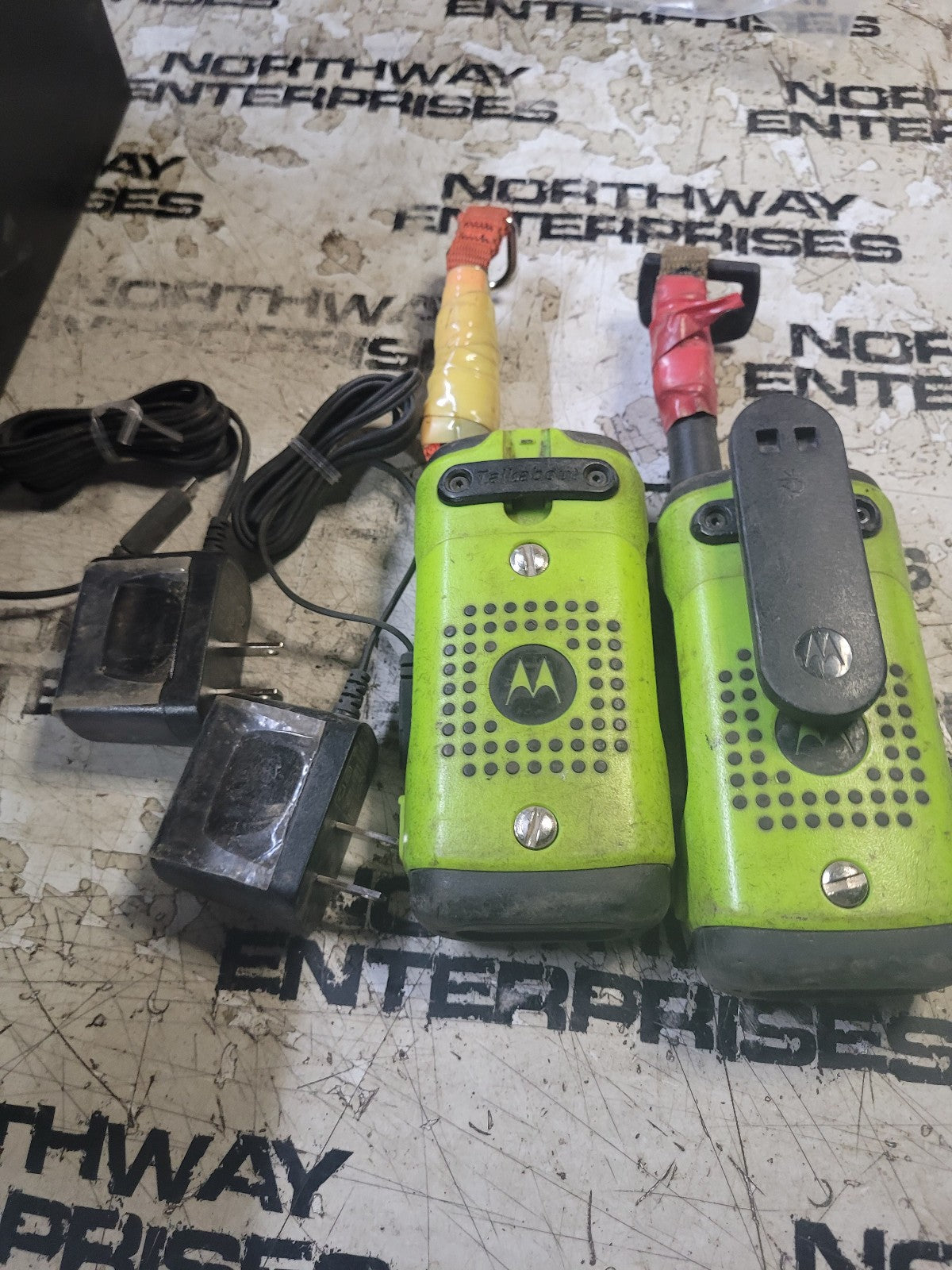 LOT OF 2 MOTOROLA T600 RADIOS REF 104