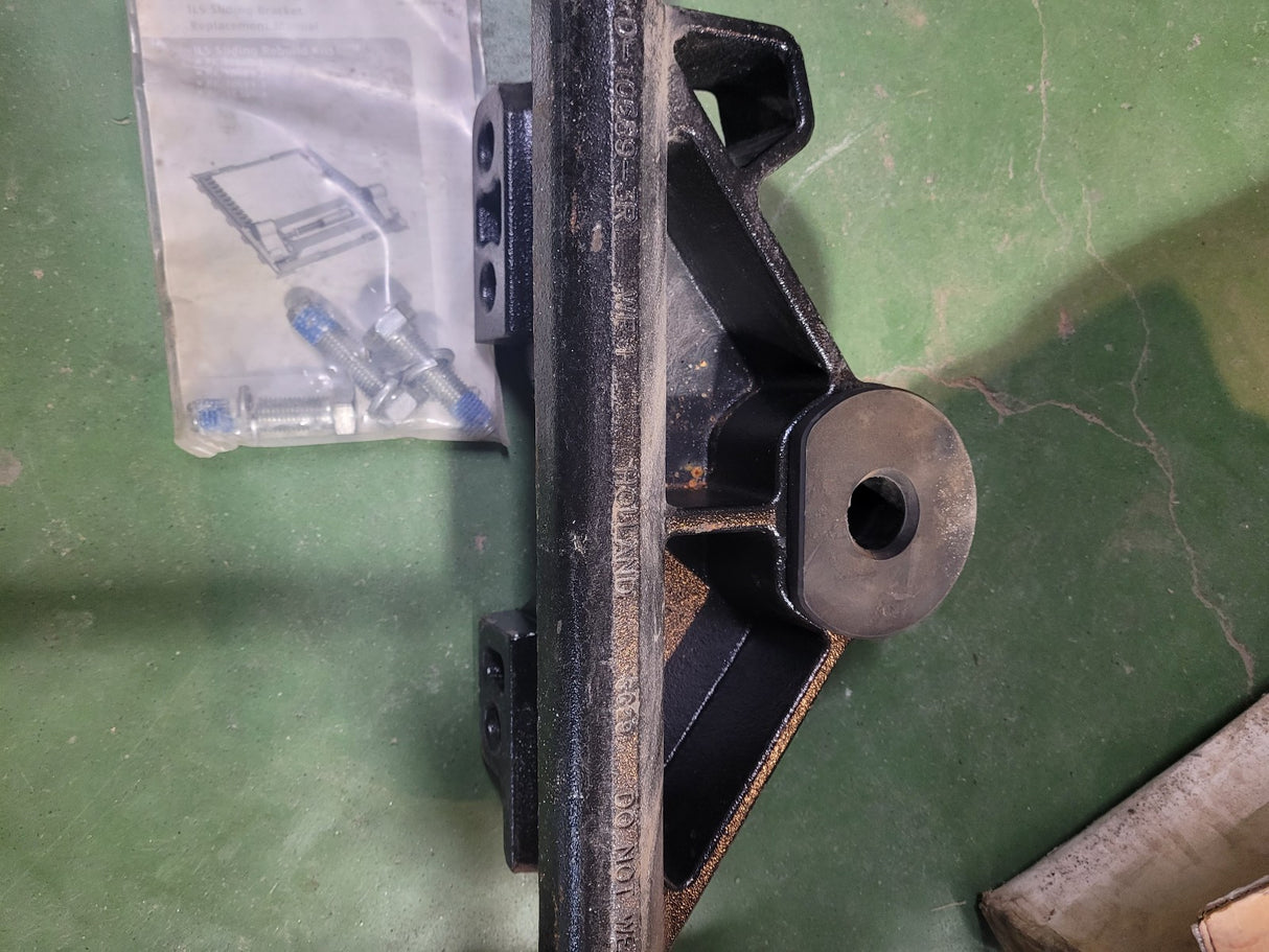 SAF Holland RK-10689-3R 9" ILS Fifth Wheel Bracket Replacement Kit