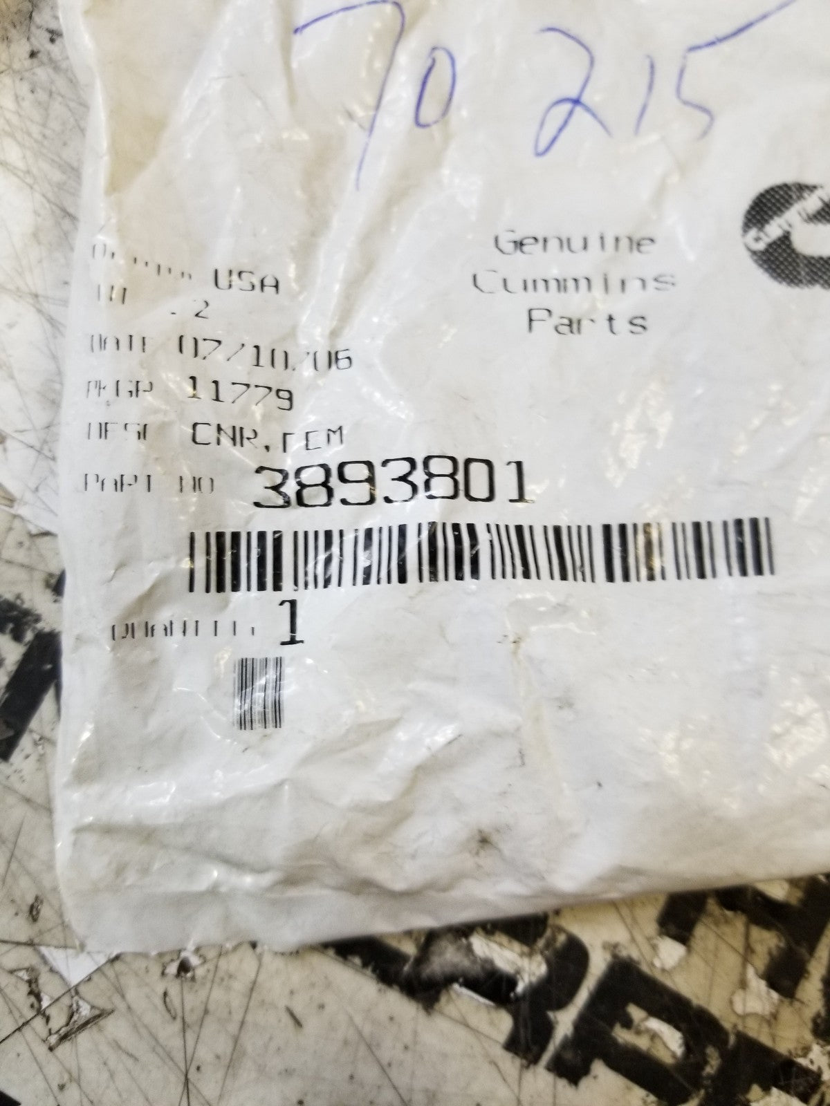 3893801 CUMMINS COOLANT CONNECTOR FITTING