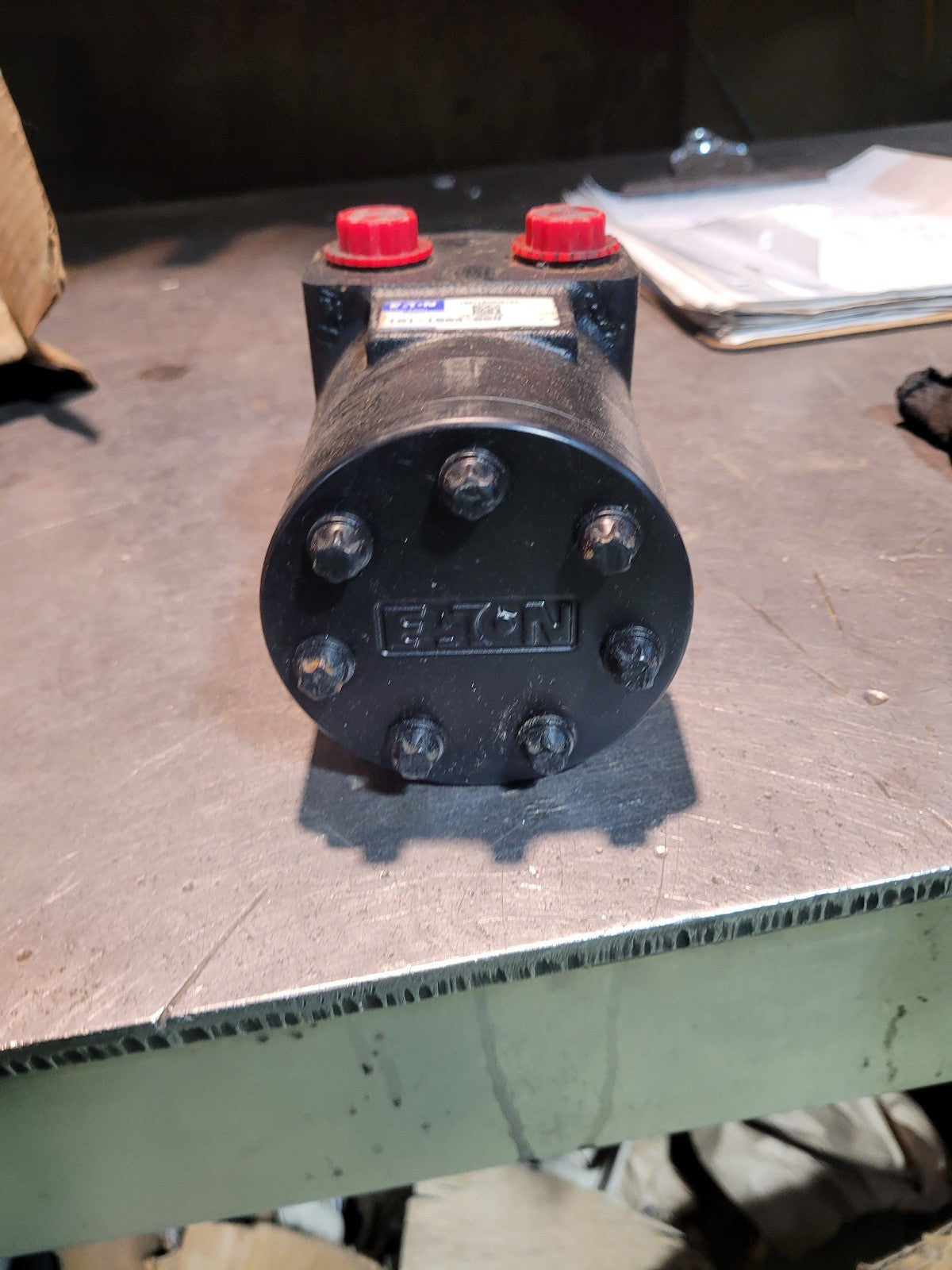 NEW OEM EATON 101-1004-009  H-Series: 4-Bolt Flange, 9.7 CID, 1 in. Keyed Shaft