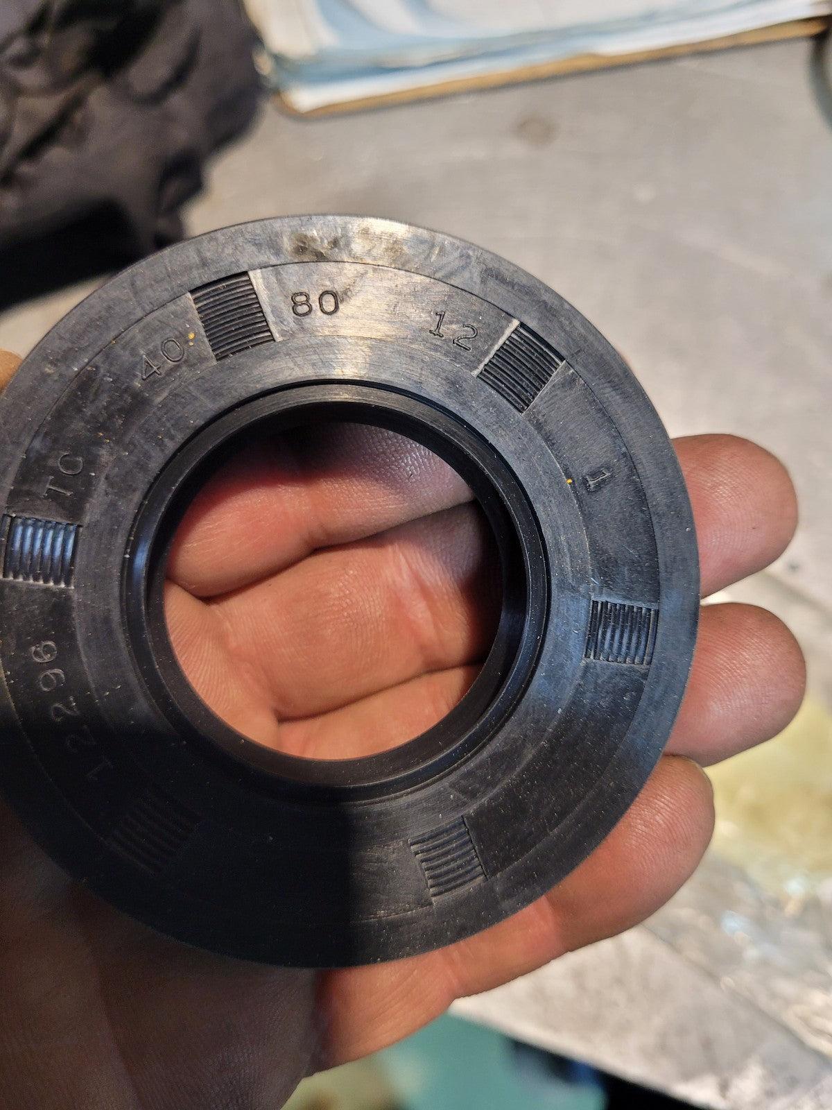 FL5222 12296 TC 40 TRACKLESS DOUBLE LIP SEAL