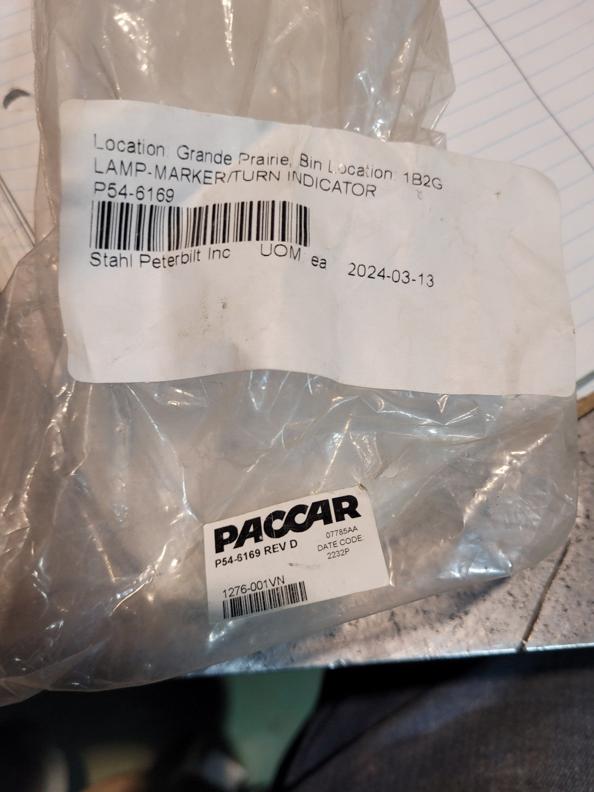 P54-6169 Genuine Paccar Side Marker Lamp OEM