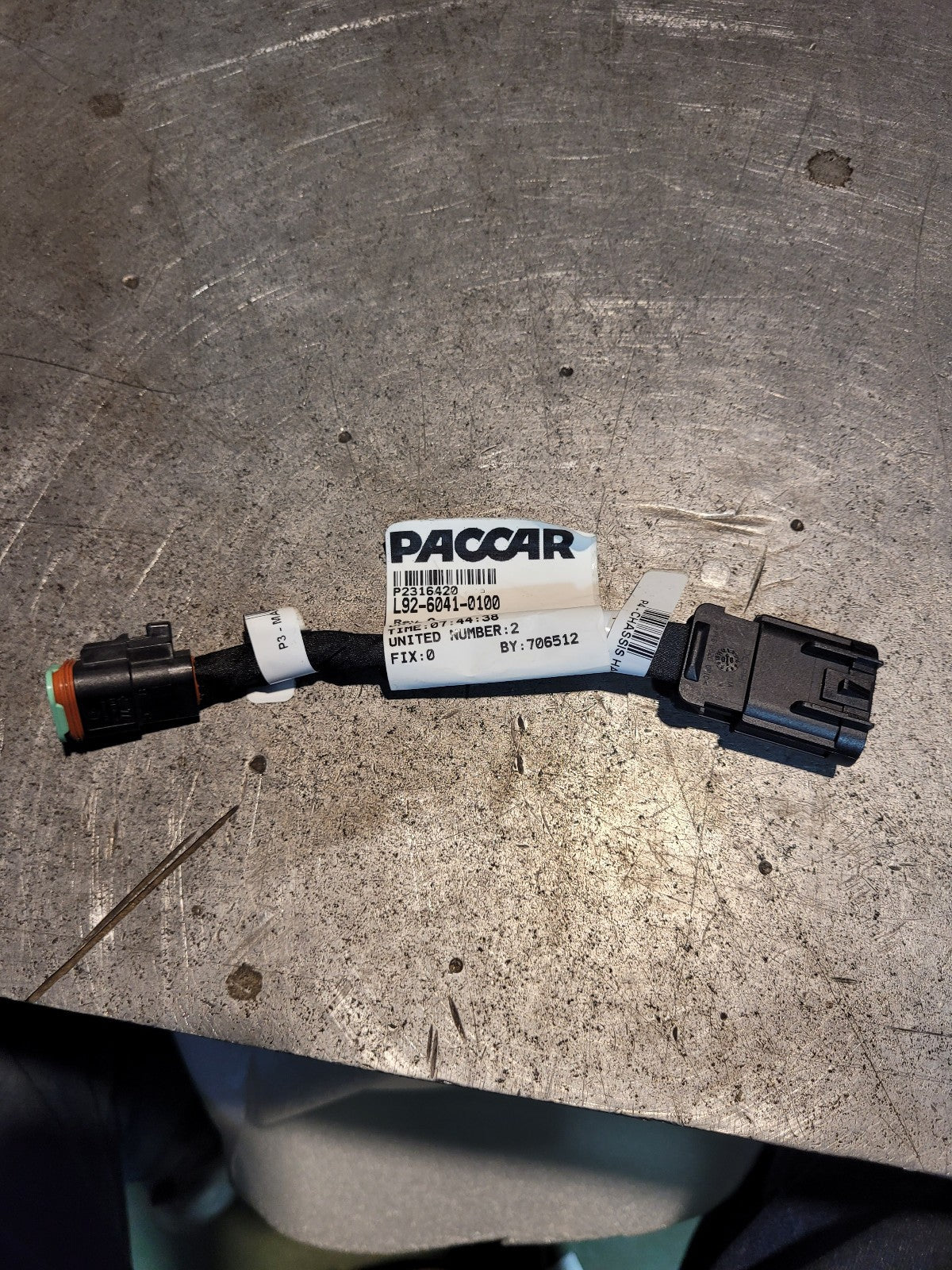 KENWORTH P54-1041R LIGHT ASSY-OVER DOOR RH