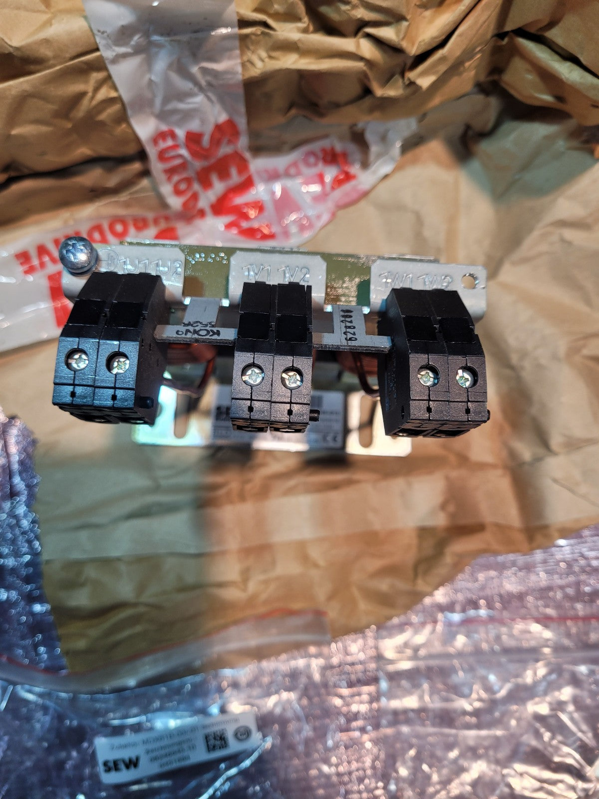 NEW 08243492  MDX61B-0075-2A3-4-00  SEW EURODRIVE CONTROL UNIT 08279985