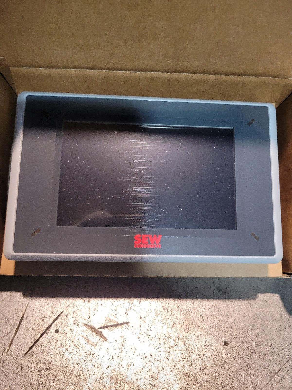NEW SEW 17977541 DOP11C-51 11046064 24VDC HMI 800X480 5"