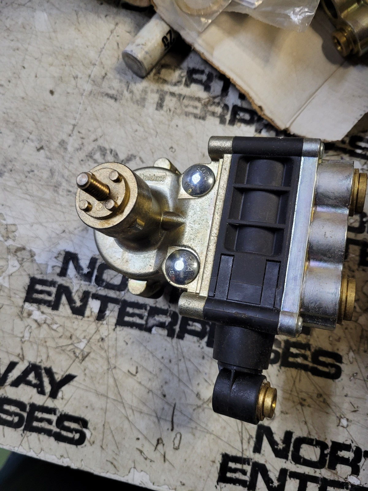 Haldex 90555376 PR Plus Height Control Valve, Kenworth 90555376M1D