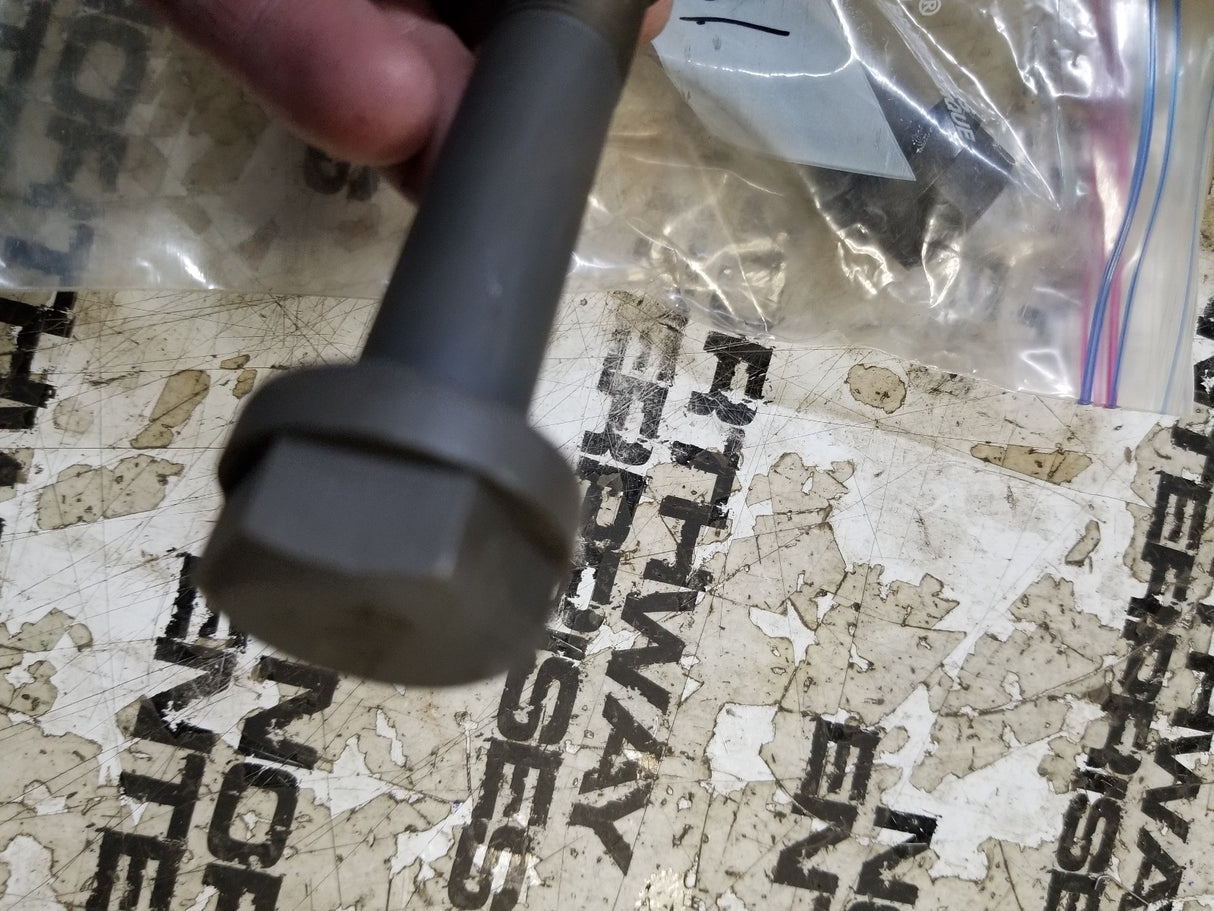 3071161 CUMMINS BOLT