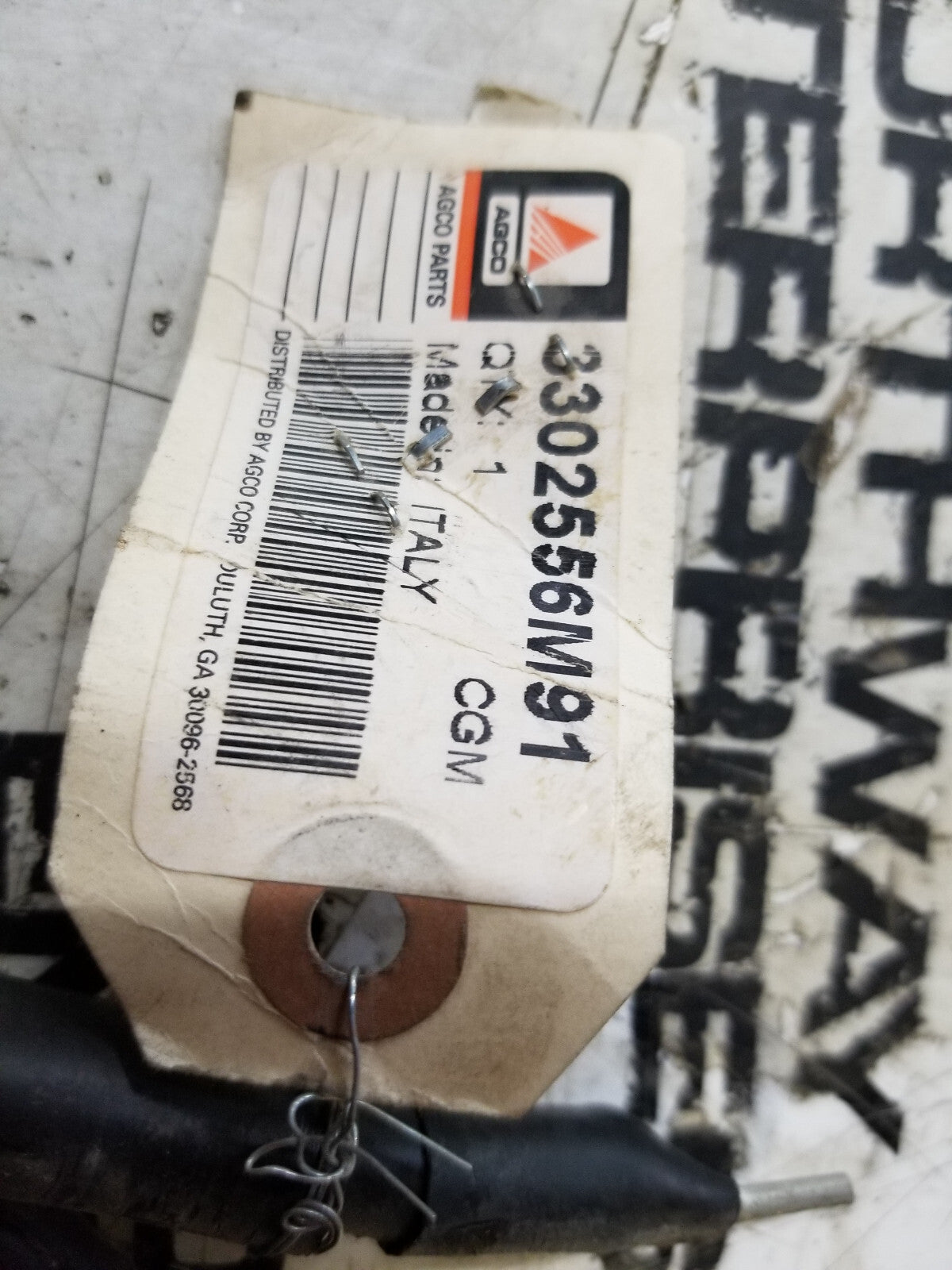 3302556M91 CABLE AGCO