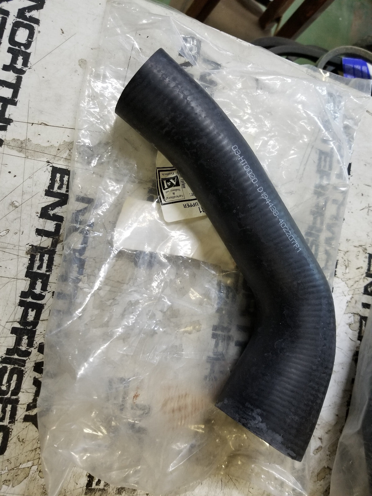 A-402207R1 Upper Radiator Hose 402207R1 fits Case IH 474 574 584 585 595 674