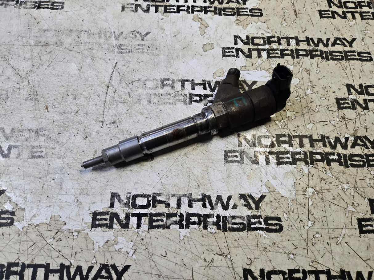 6.6L LLY DURAMAX INJECTOR *CORE* / FOR PARTS 2004.5-2005 PN: 0445120027 09864355