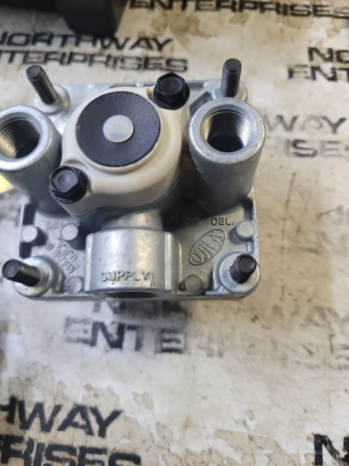 Sealco 110365 2-Port Service Relay Valve, 1.5 PSI Crack Pressure