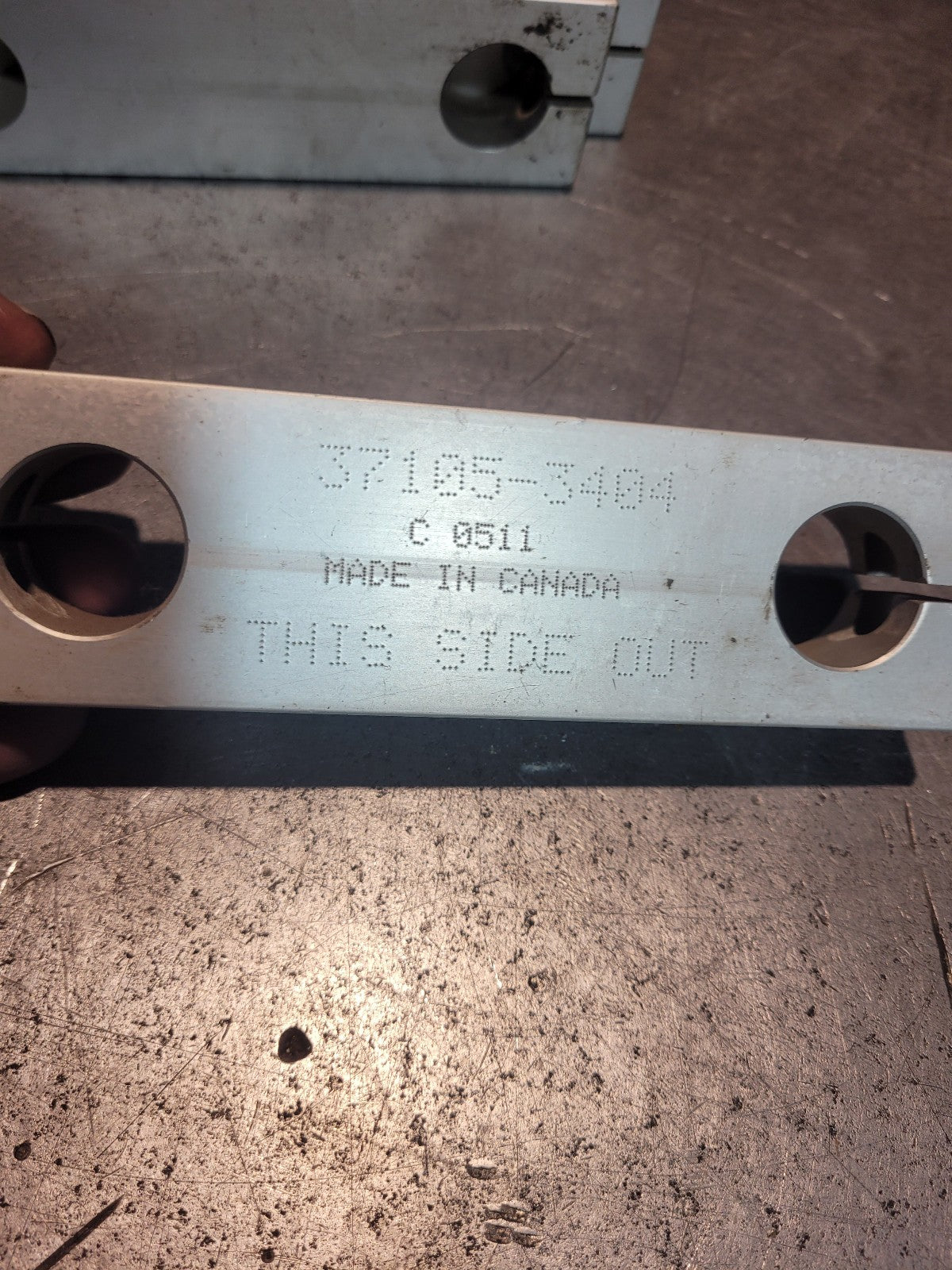 37105-3404 WESTERN STAR SHACKLE SIDE BAR