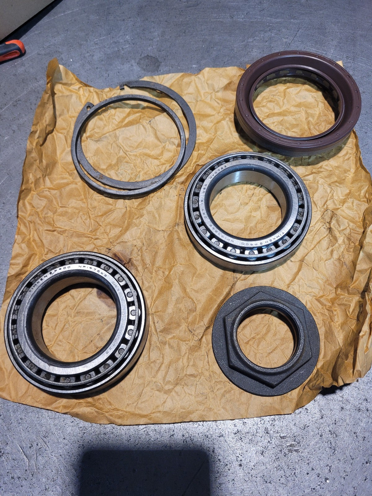 Dana 504054 Axle Differential Bearing And Seal Kit Tapered Roller