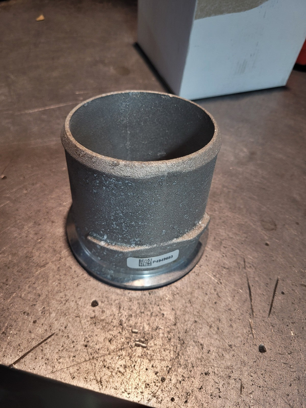 OEM GENUINE CUMMINS 4949683 Adapter