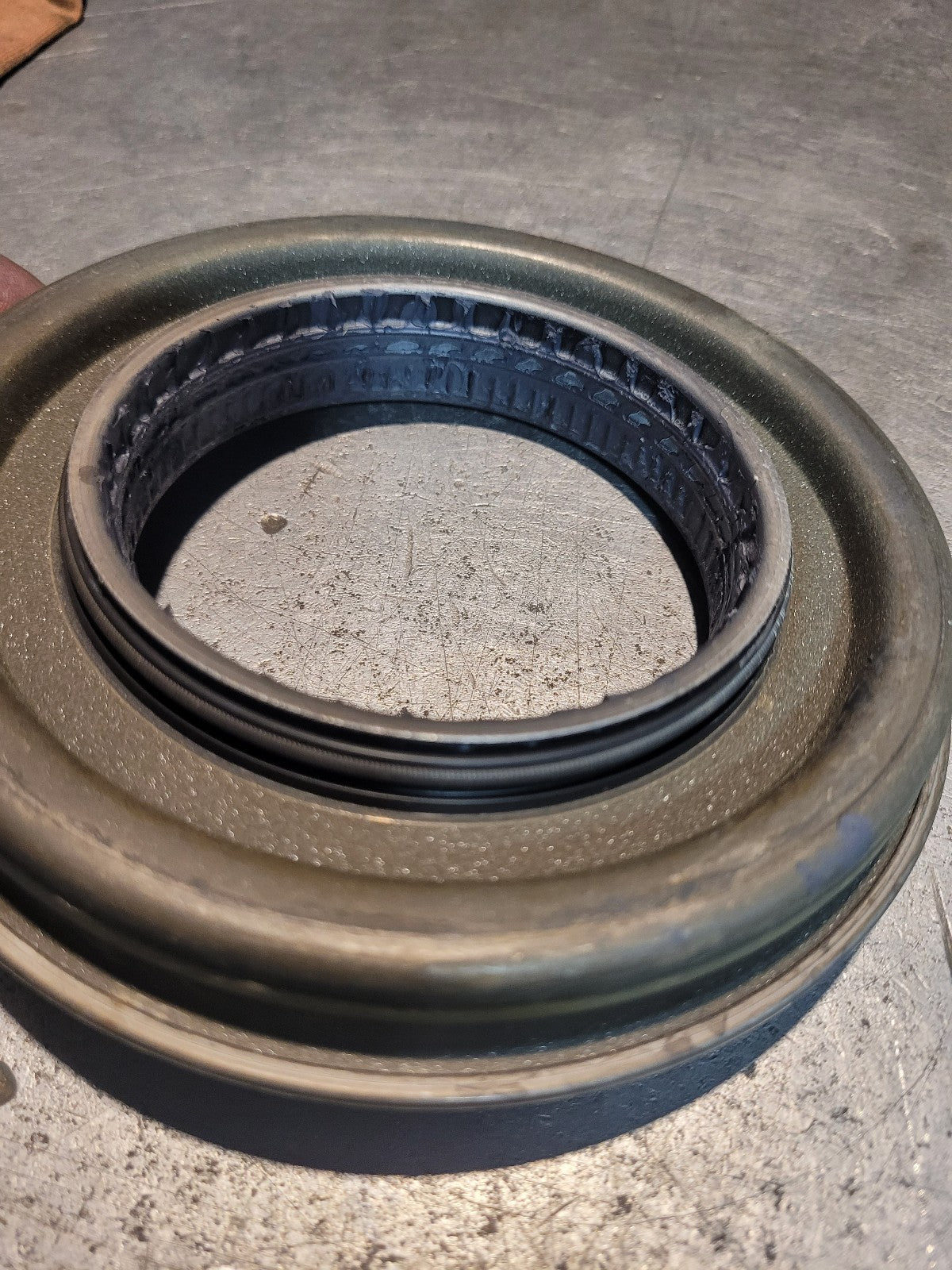 Meritor A-1205-Q-2591 Unitized Pinion Oil Seal Mack 8235 (B456) A1205Q2591